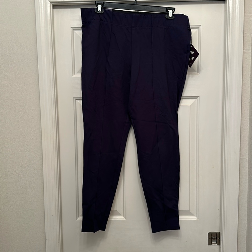 NWT -Ava & Viv - Skinny mid-rise pants